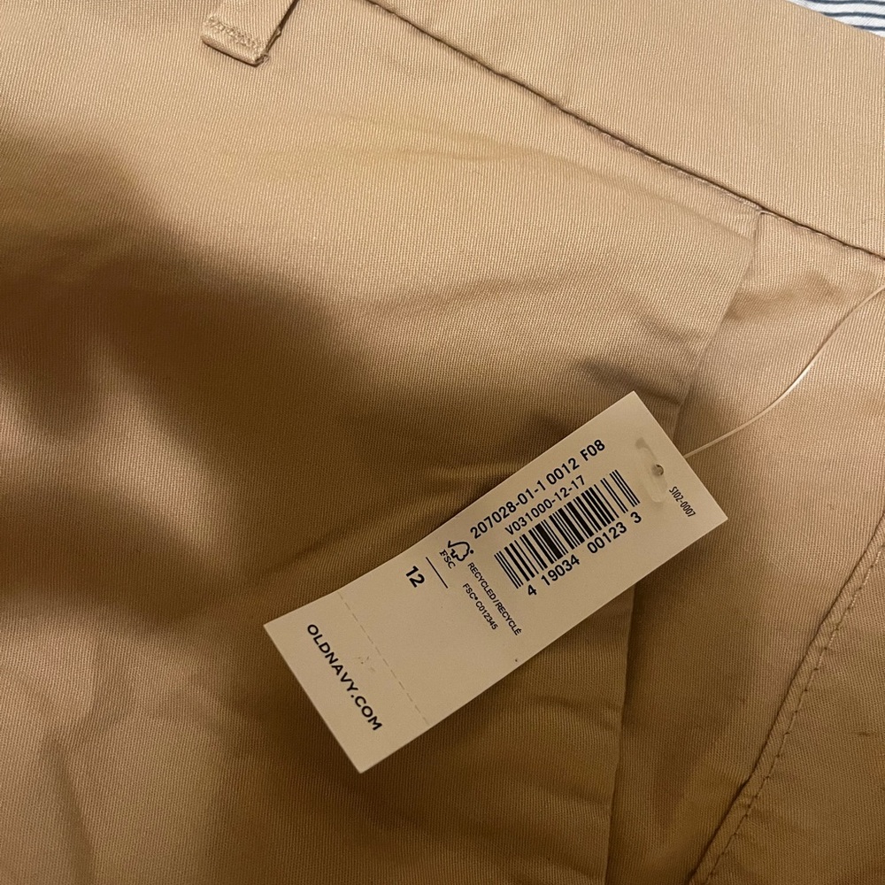 Shorts - Picture 2 of 3